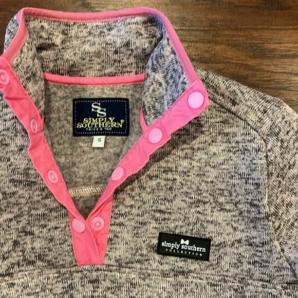 Simply Southern pink/black heather pullover small - Picture 2 of 4